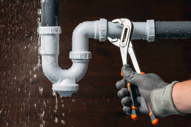 Professional Gas Line Repair technician working in Vincennes, IN